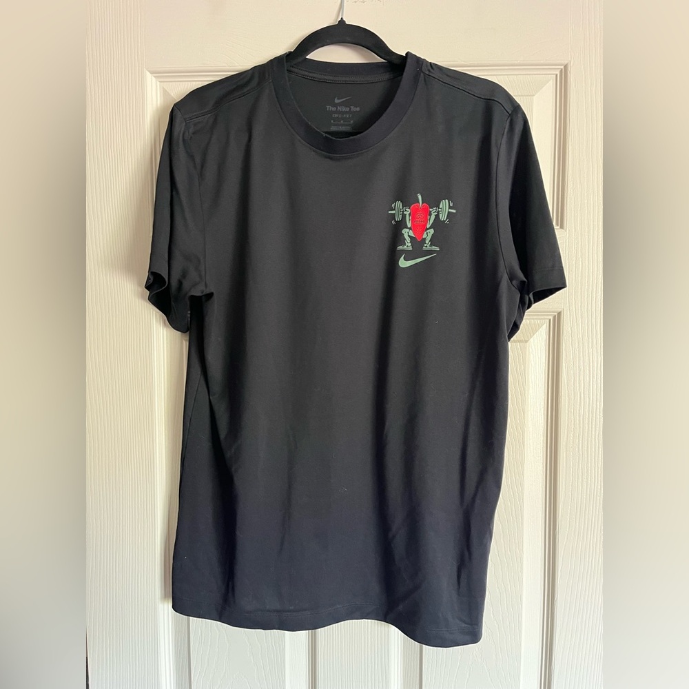 Medium Men’s Nike Tee